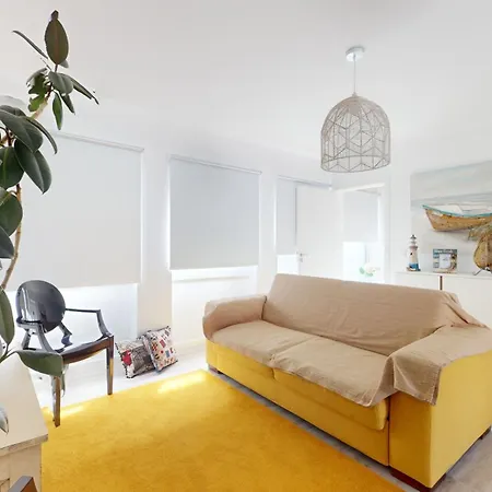 Azores Calheta Inn Apartment T2 1ºdrto 蓬塔德尔加达